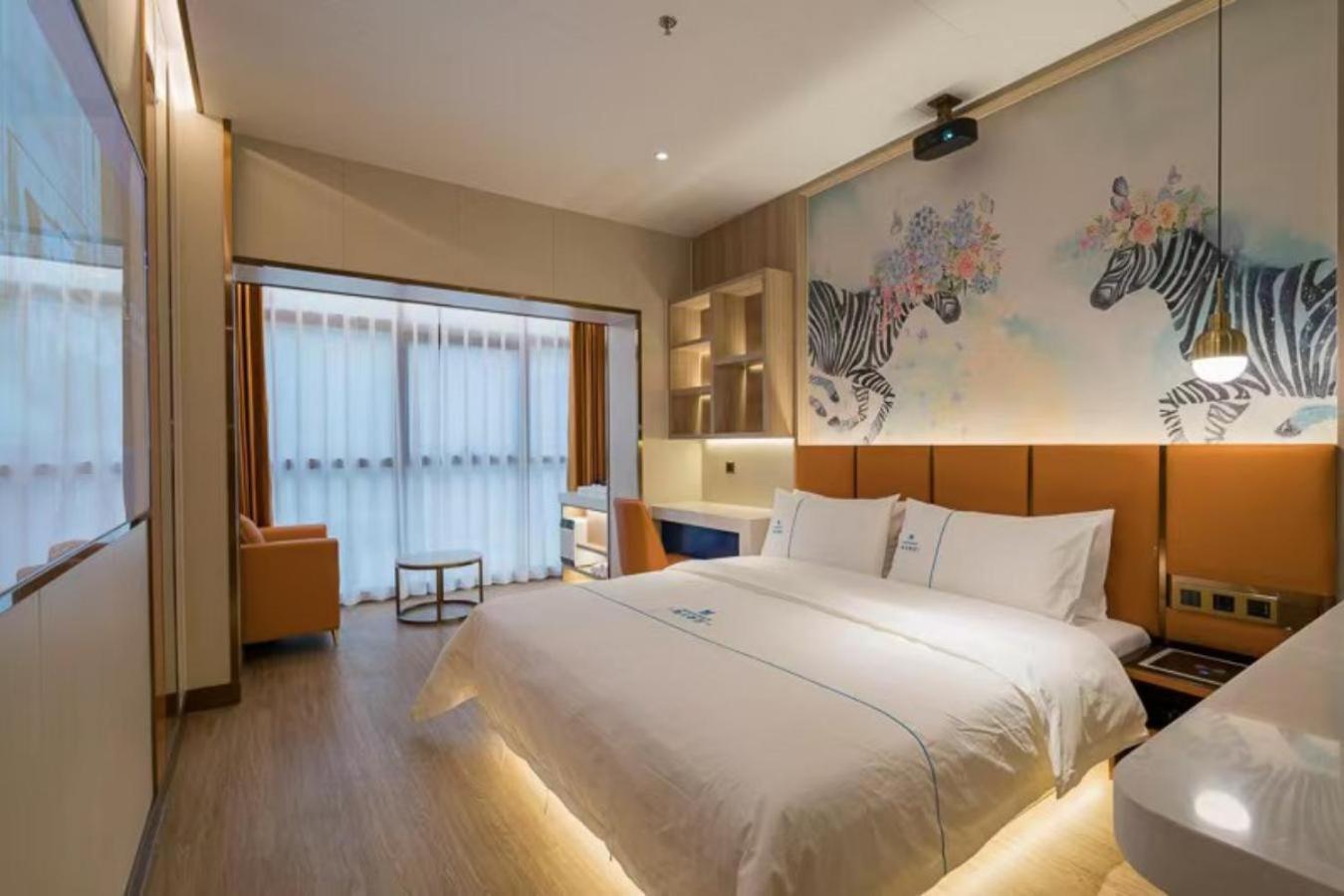 Hotel Dequan Luxury Cbd Branchcoffee, Fruits, Snacks, A Gym And A Laundry Are Provided For Free In The Lobby Beijing