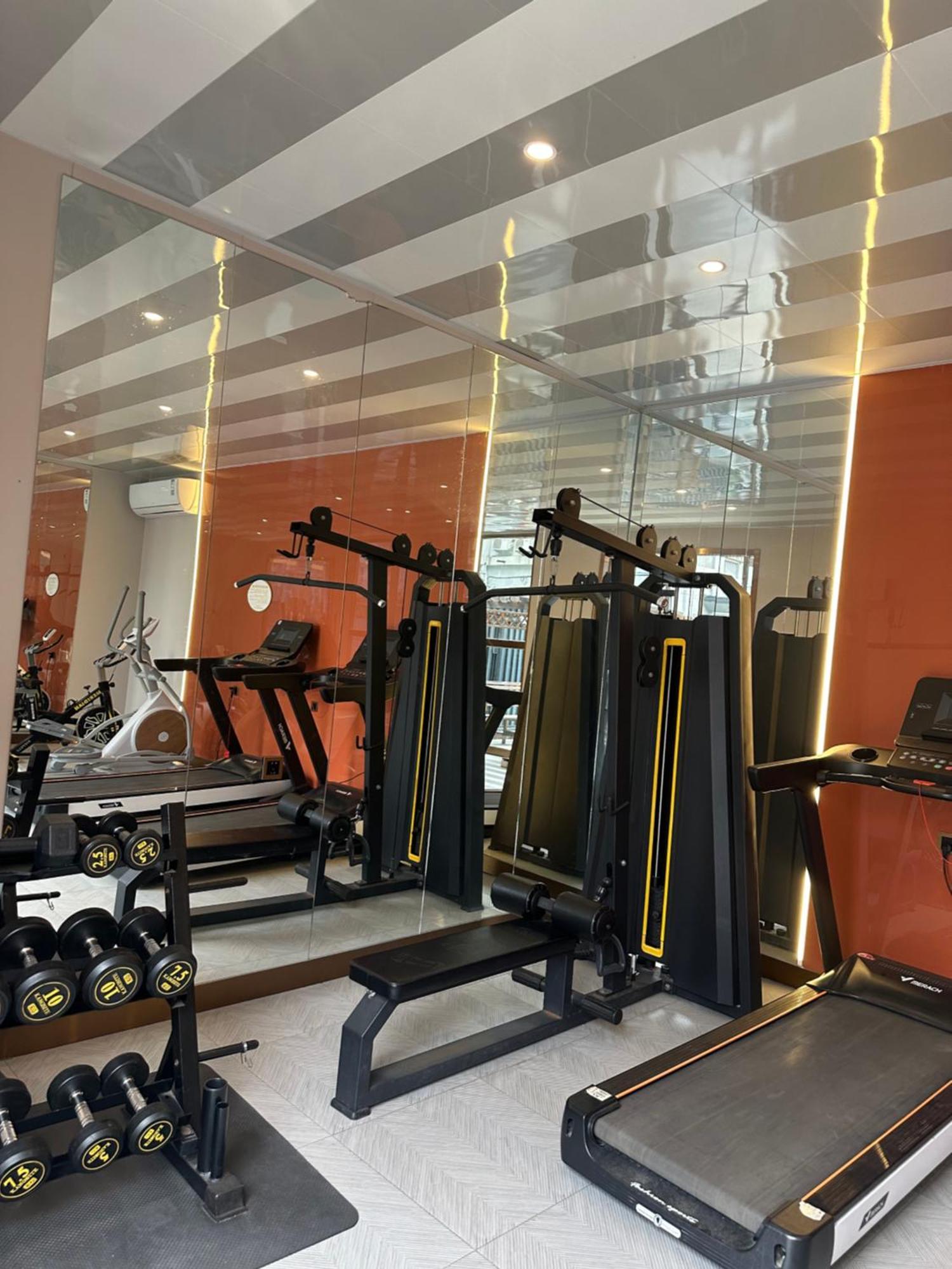 Dequan Luxury Cbd Branchcoffee, Fruits, Snacks, A Gym And A Laundry Are Provided For Free In The Lobby Hotel 3*