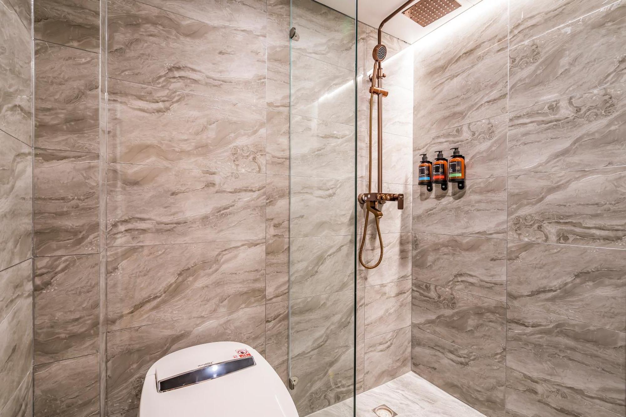 Dequan Luxury Cbd Branchcoffee, Fruits, Snacks, A Gym And A Laundry Are Provided For Free In The Lobby Beijing